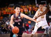 爱游戏教练-广东宏远抢眼表现，稳坐积分榜榜首的简单介绍