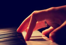 爱游戏平台-塞维利亚客场战平瓦伦西亚，保持领跑，塞维利亚队