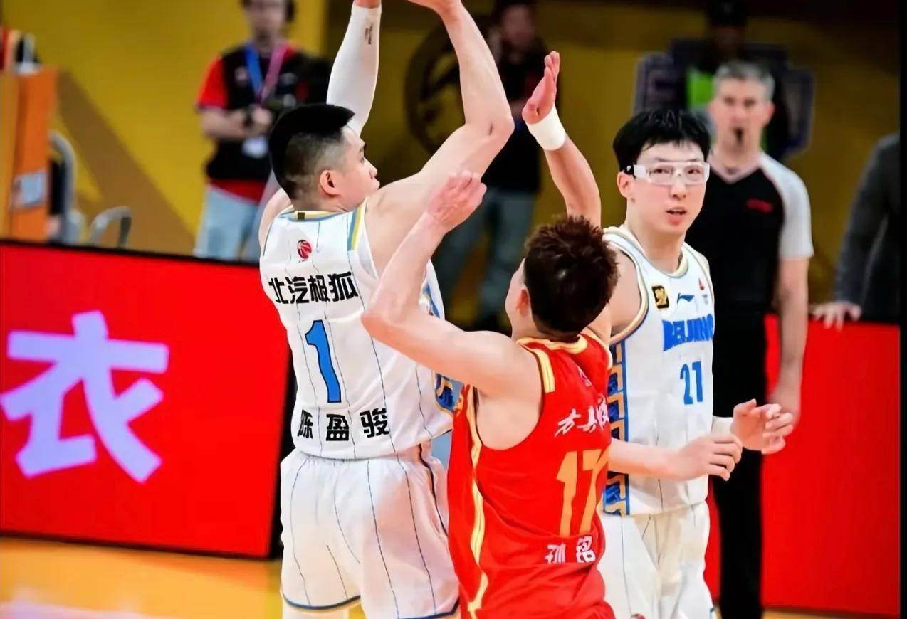 关键比赛中,暗影军团扳平比分,现场掌声雷动 关键比赛中,暗影军团扳平比分,现场掌声雷动