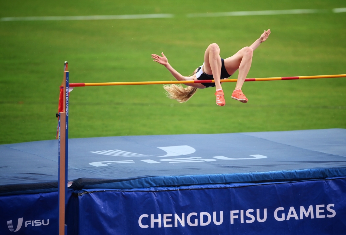 关键比赛中,暗影军团扳平比分,现场掌声雷动 关键比赛中,暗影军团扳平比分,现场掌声雷动