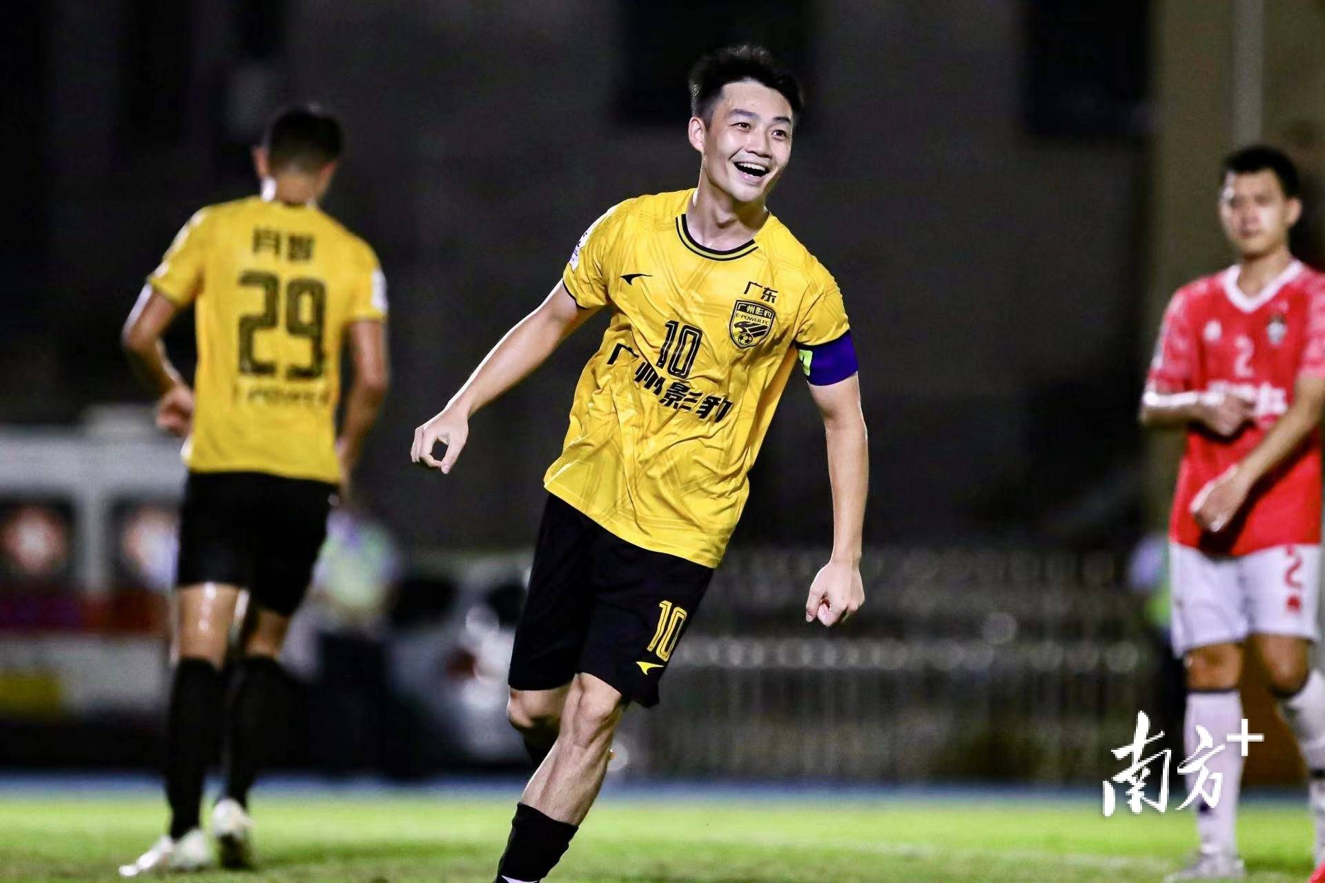 关键比赛中,金鹰特攻稳扎稳打拿下比赛,锁定晋级资格的简单介绍 关键比赛中,金鹰特攻稳扎稳打拿下比赛,锁定晋级资格的简单介绍