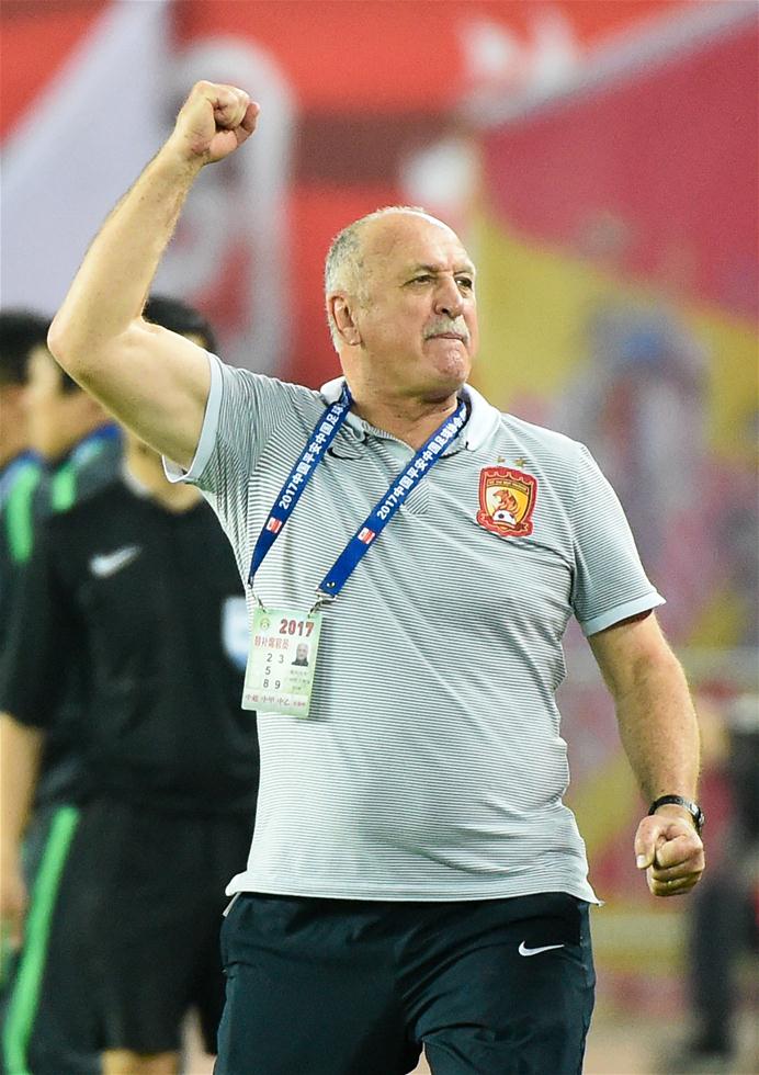 包含广州队在中超中打出爆冷，被誉为教练席炸锅的词条