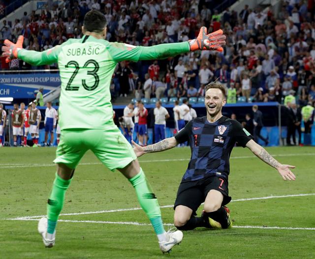 神奇门将扑出关键点球，助球队夺得胜利