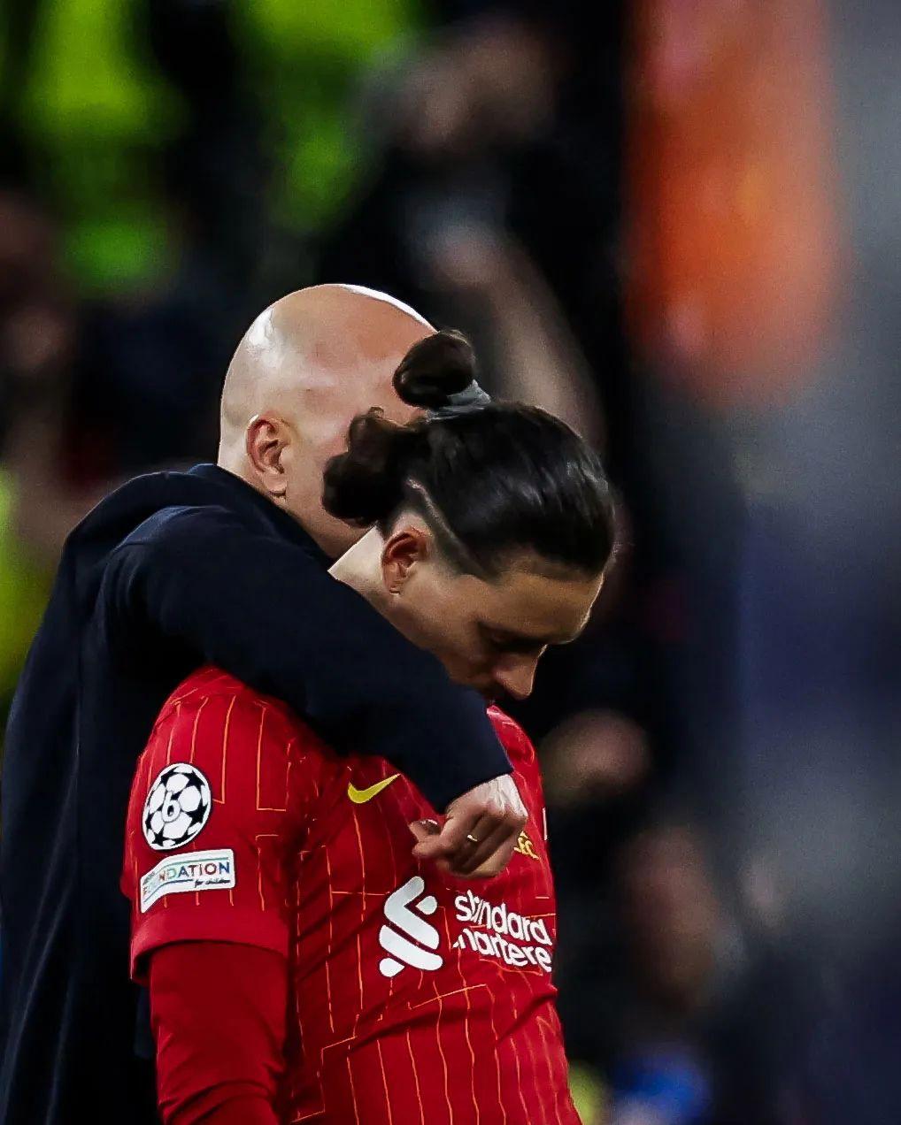 神奇门将扑出关键点球，助球队夺得胜利