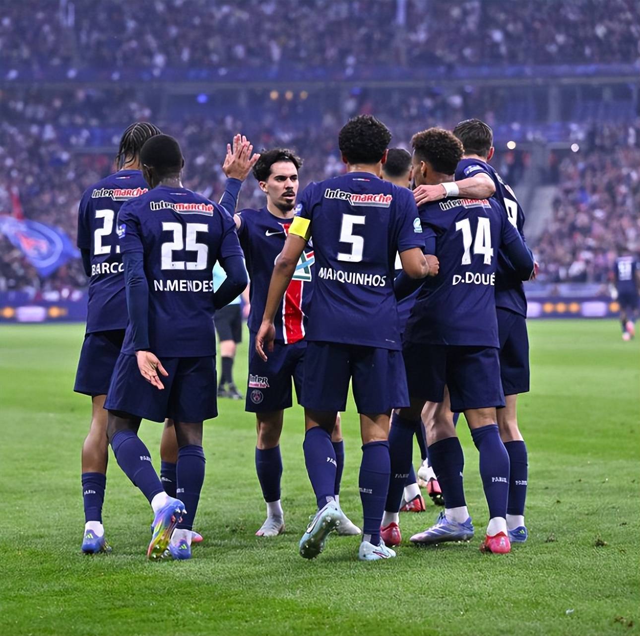 法国队大比分胜利,成功晋级半决赛 法国队大比分胜利,成功晋级半决赛