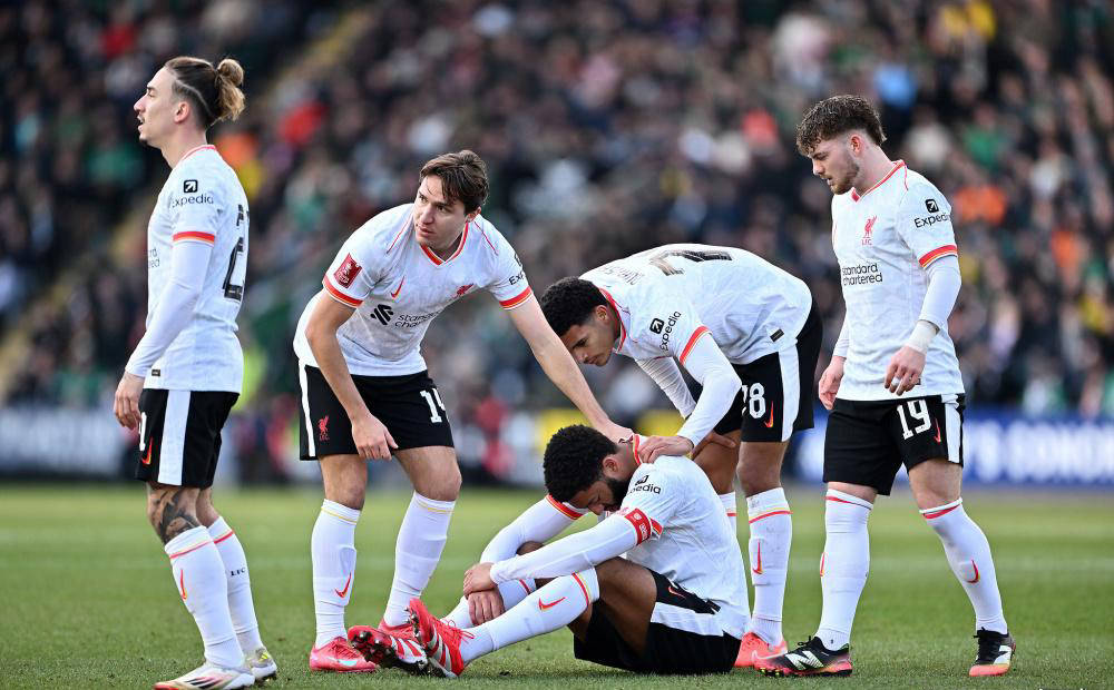 利物浦队客场惨败,英超夺冠前景蒙上阴影 利物浦队客场惨败,英超夺冠前景蒙上阴影