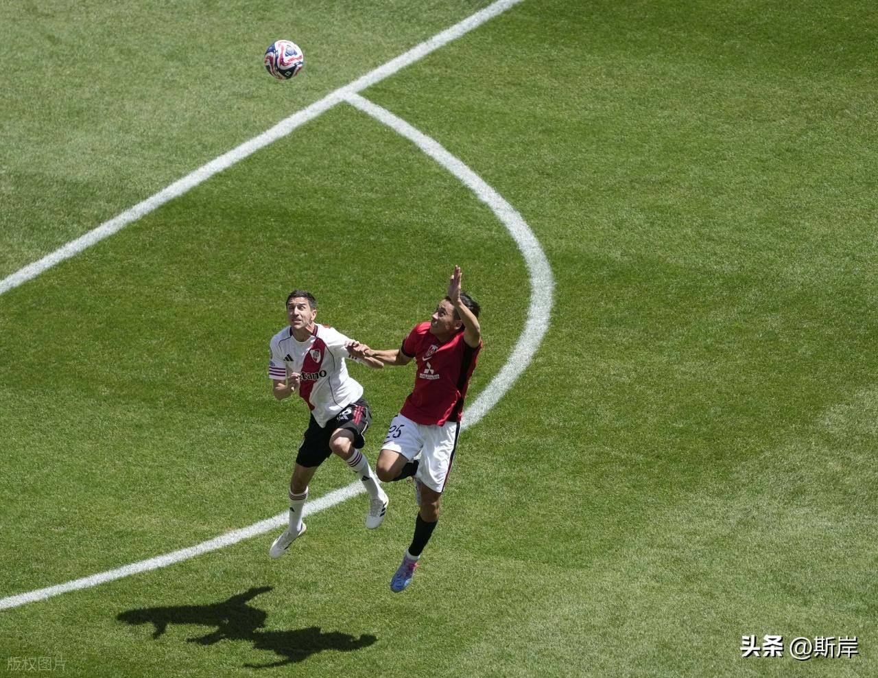 包含球员风采尽显！足球比赛壮举掠影！的词条