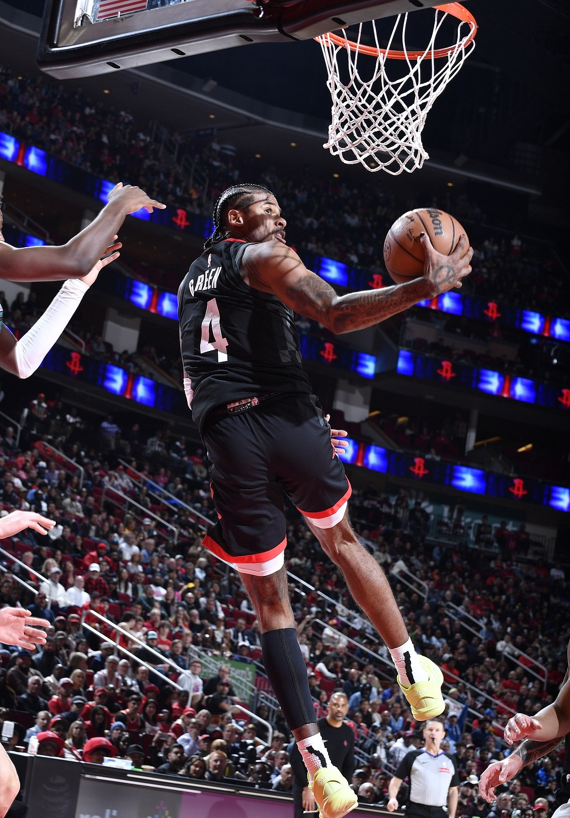 火箭球员表现抢眼,创造比赛壮举的简单介绍 火箭球员表现抢眼,创造比赛壮举的简单介绍