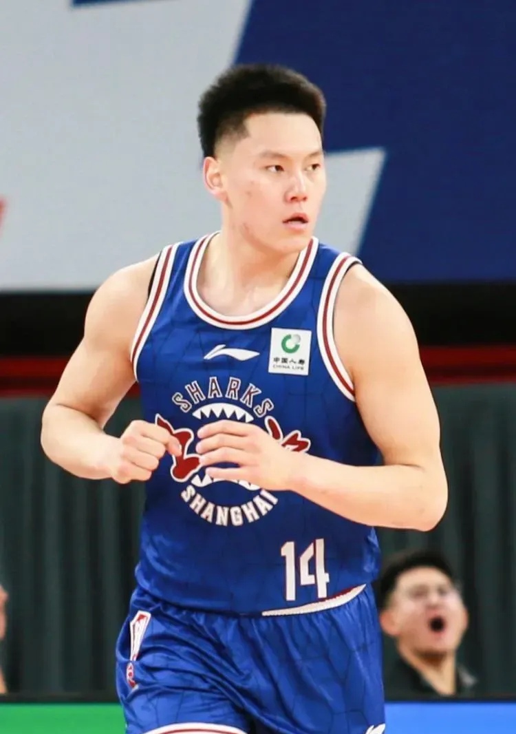 江苏男篮遗憾失利,无缘八强梦碎! 江苏男篮遗憾失利,无缘八强梦碎!