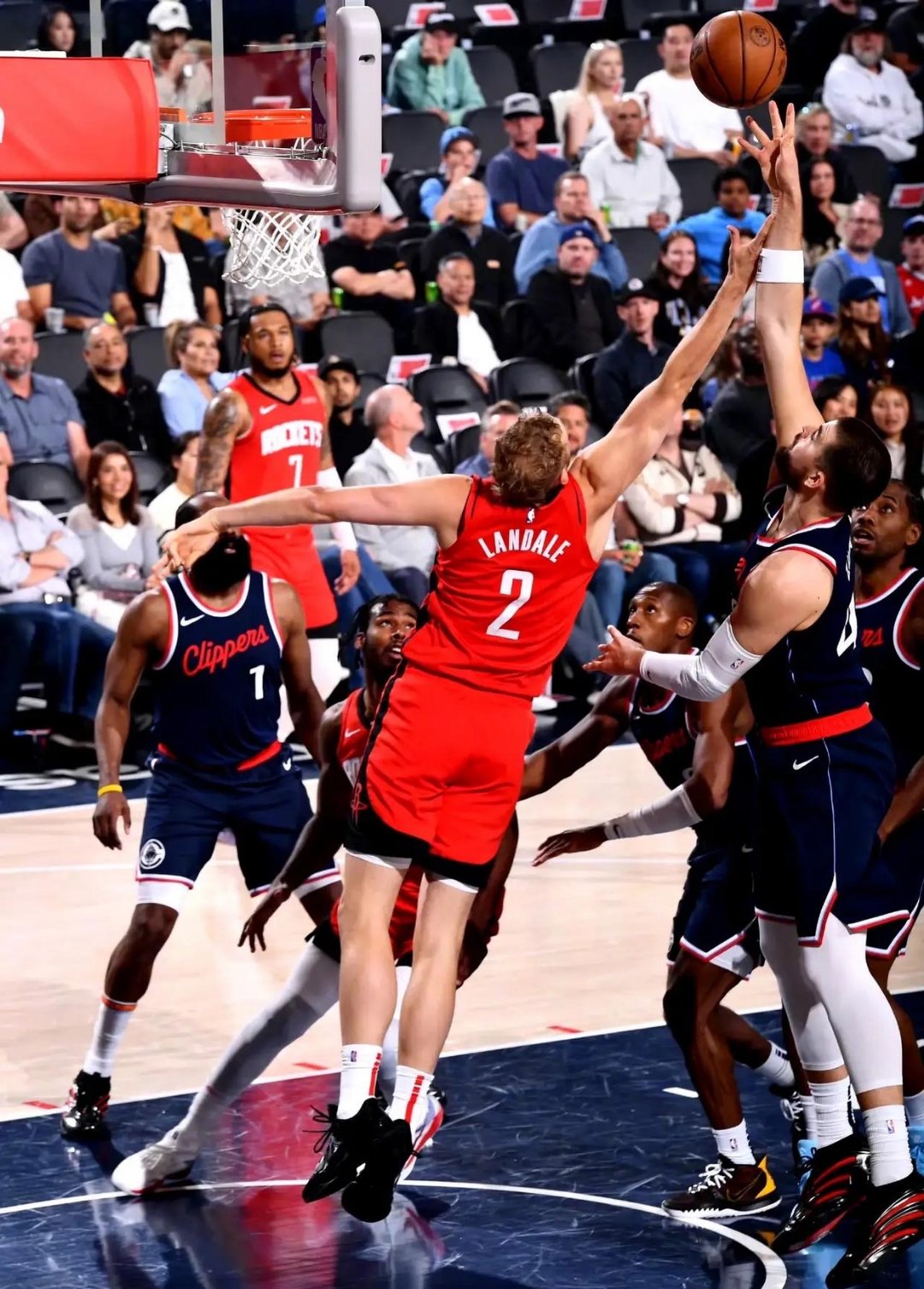 火箭交易考辛斯,换取前锋加强内线 火箭交易考辛斯,换取前锋加强内线