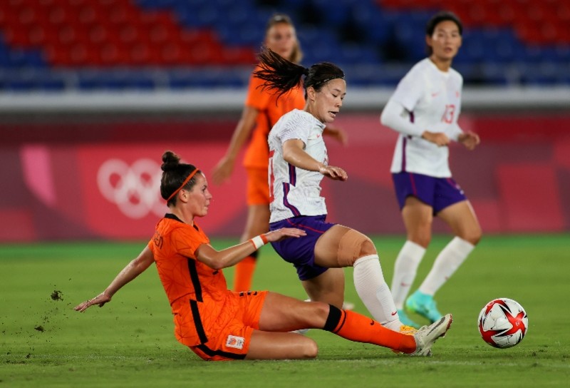 欧洲足球联赛:女子队伍备战决胜 欧洲足球联赛:女子队伍备战决胜