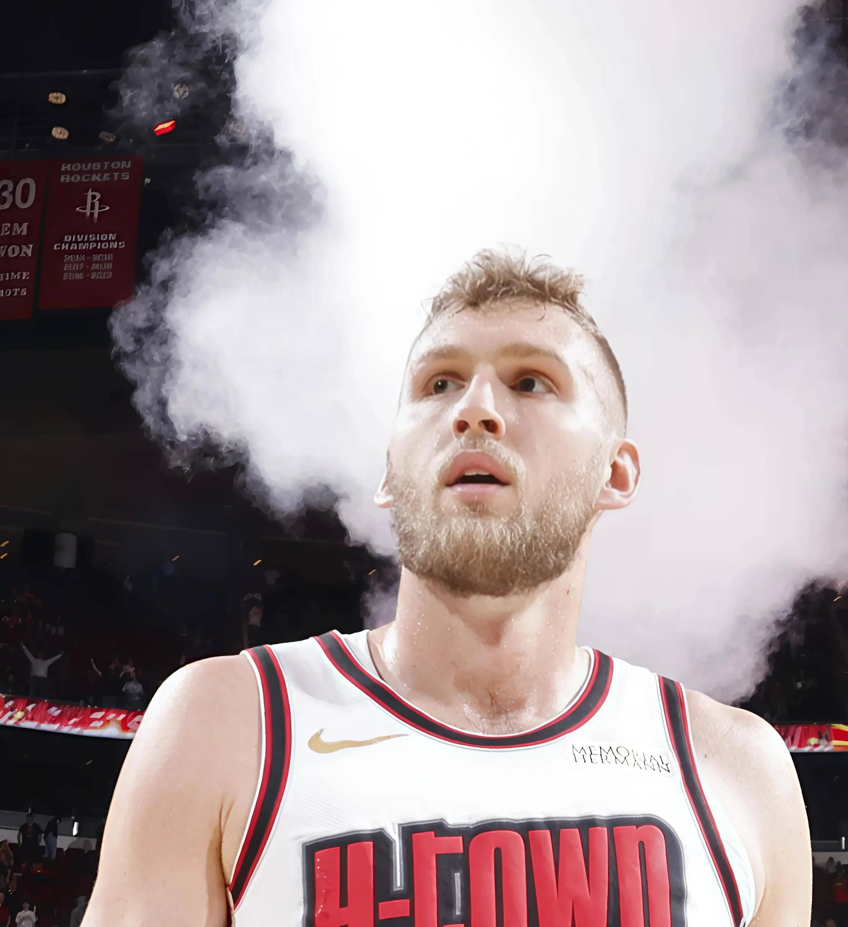 关于灰熊签下新内线,增强防守硬度的信息 关于灰熊签下新内线,增强防守硬度的信息