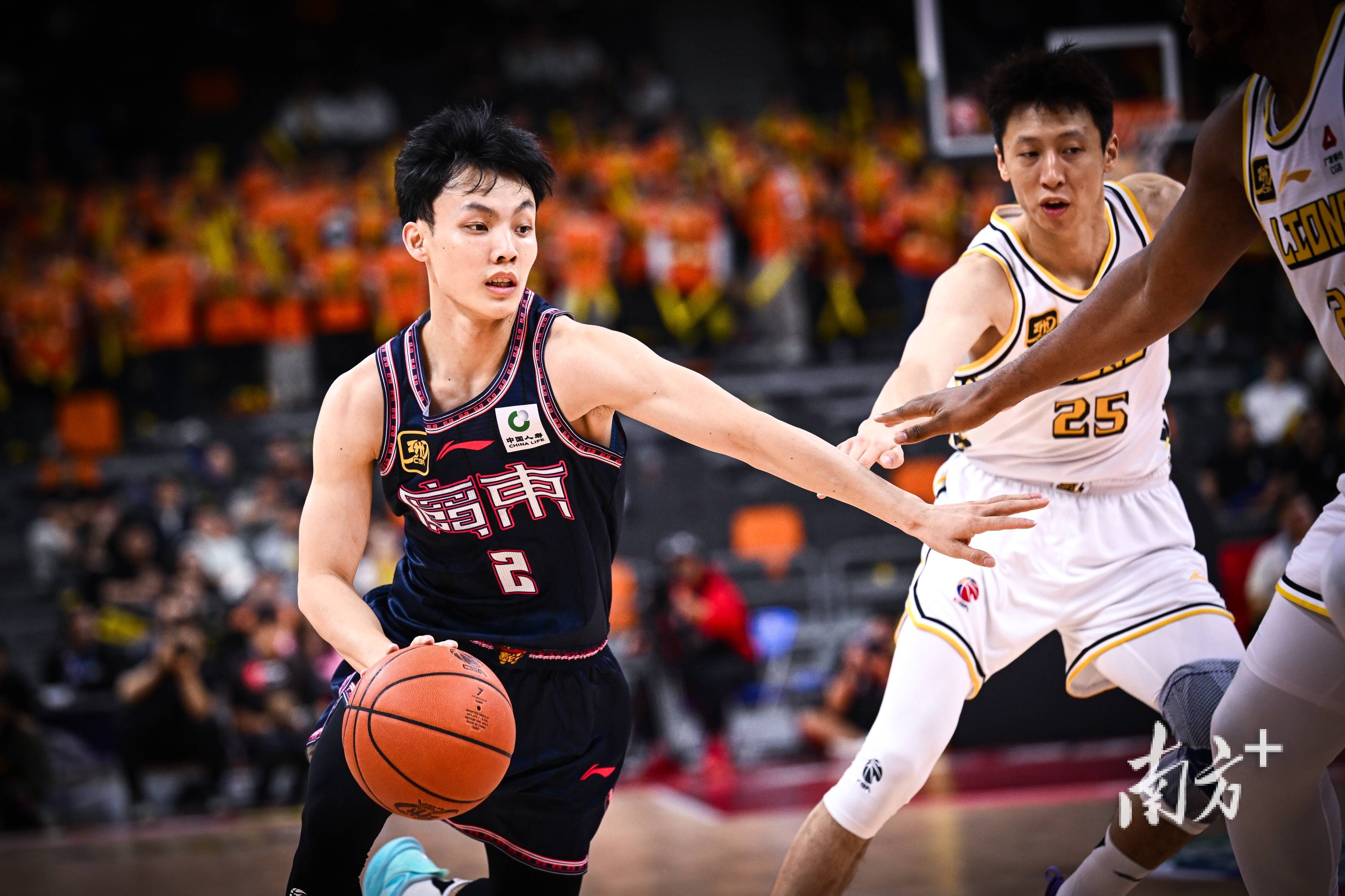 广东宏远抢眼表现，稳坐积分榜榜首的简单介绍