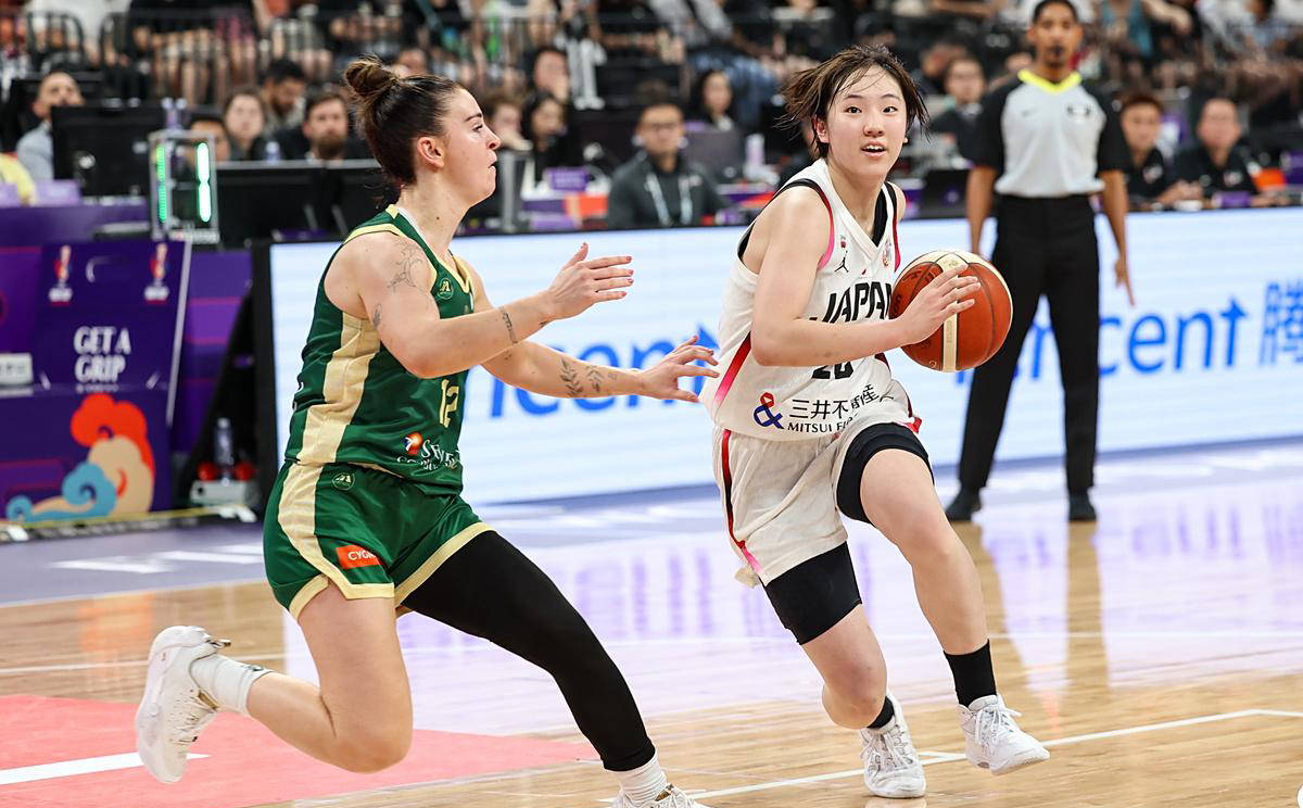 澳大利亚女篮队员表现出色,获得最佳球员 澳大利亚女篮队员表现出色,获得最佳球员