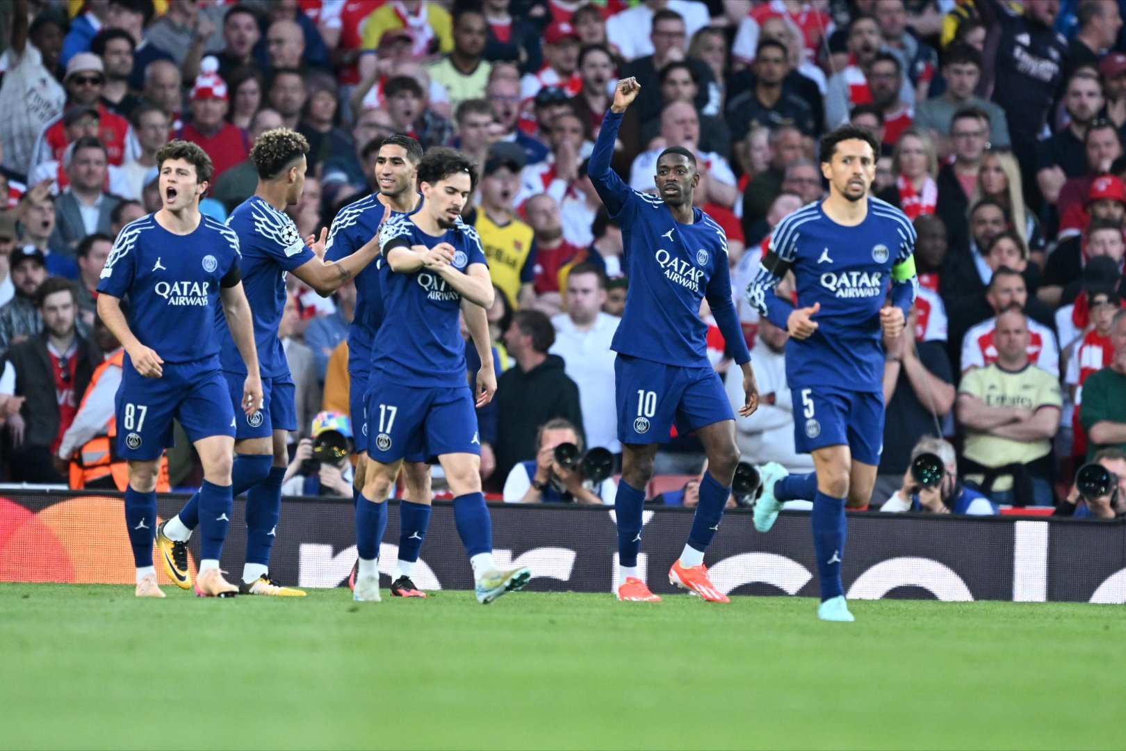 挑战欧洲豪门：阿森纳迎战巴黎圣日耳曼的简单介绍