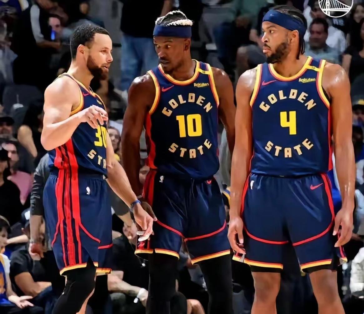 勇士队战术频变：球队多方位进攻手段全面，抢先对手取得优势