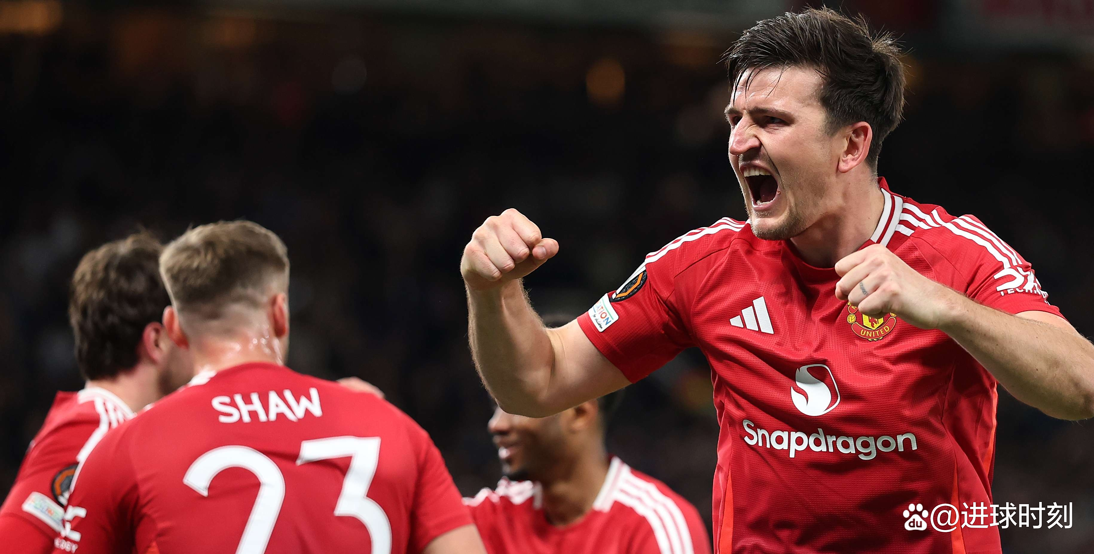 曼联遭遇溃败,告别欧冠赛场 曼联遭遇溃败,告别欧冠赛场