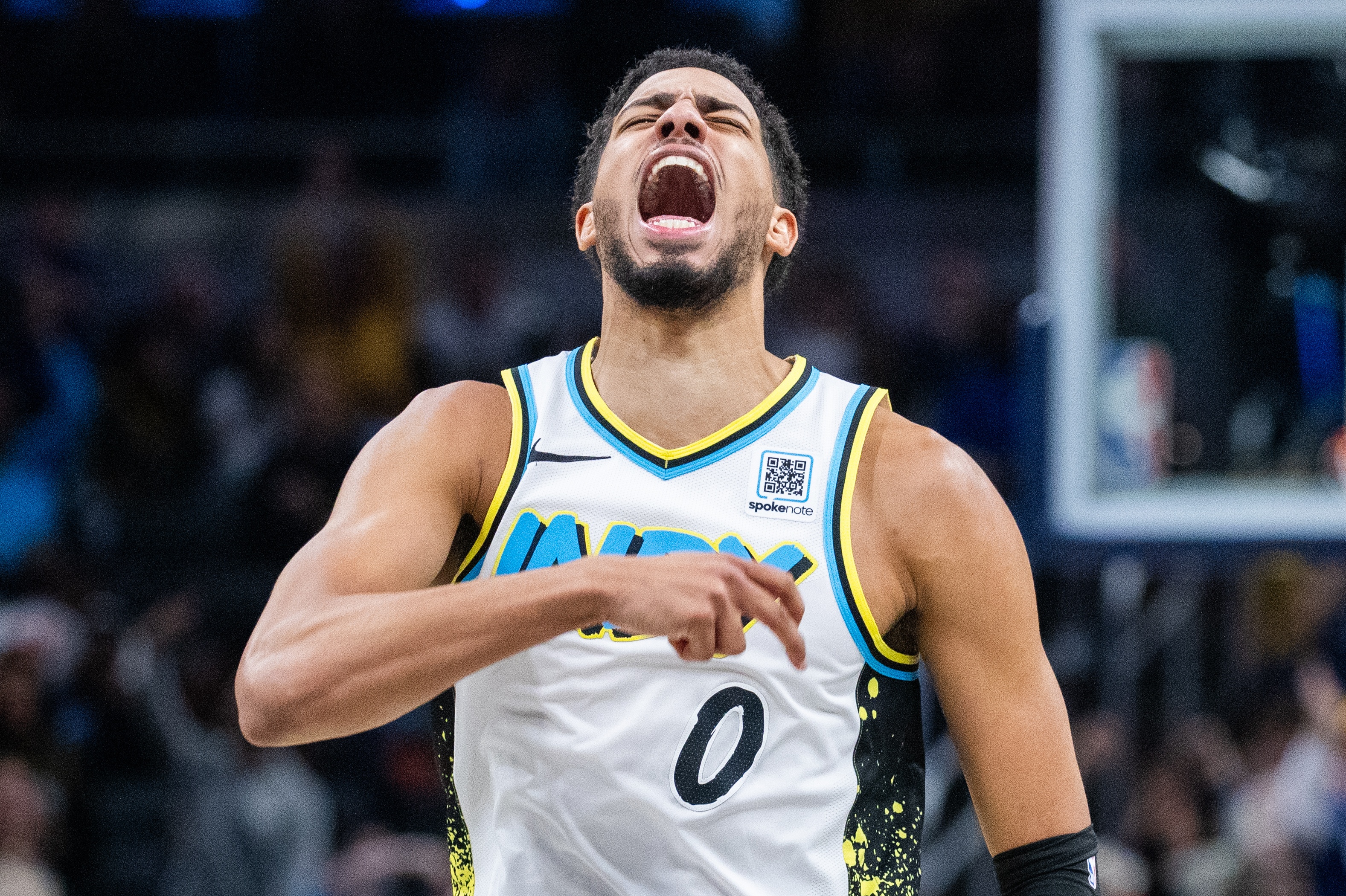 步行者客场击败火箭，骑士连败