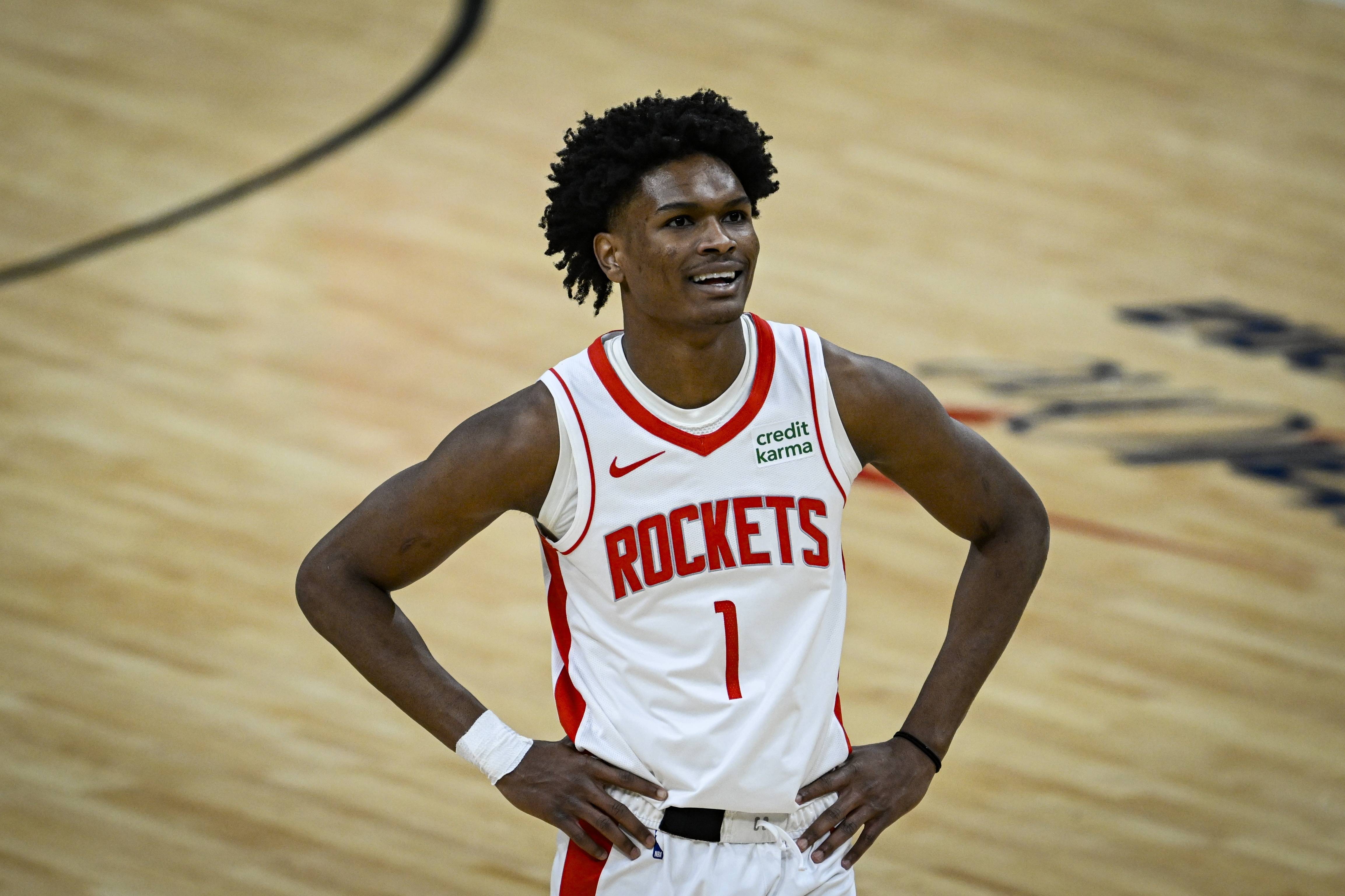 火箭客场击败掘金,豪取八连胜! 火箭客场击败掘金,豪取八连胜!