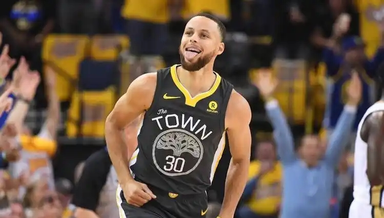 勇士主场力克独行侠,库里火爆砍下40分的简单介绍 勇士主场力克独行侠,库里火爆砍下40分的简单介绍