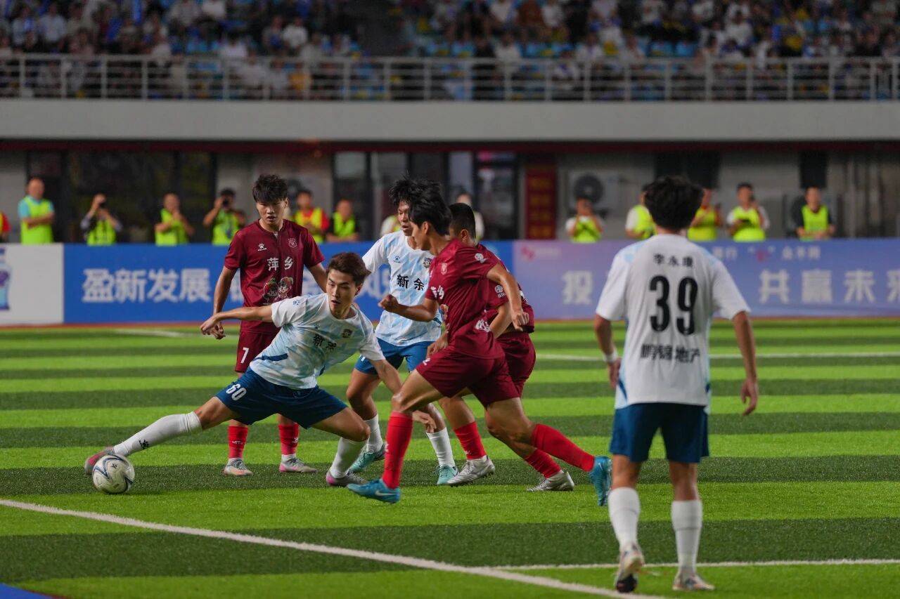 爱超球队在比赛中展现出色实力 爱超球队在比赛中展现出色实力