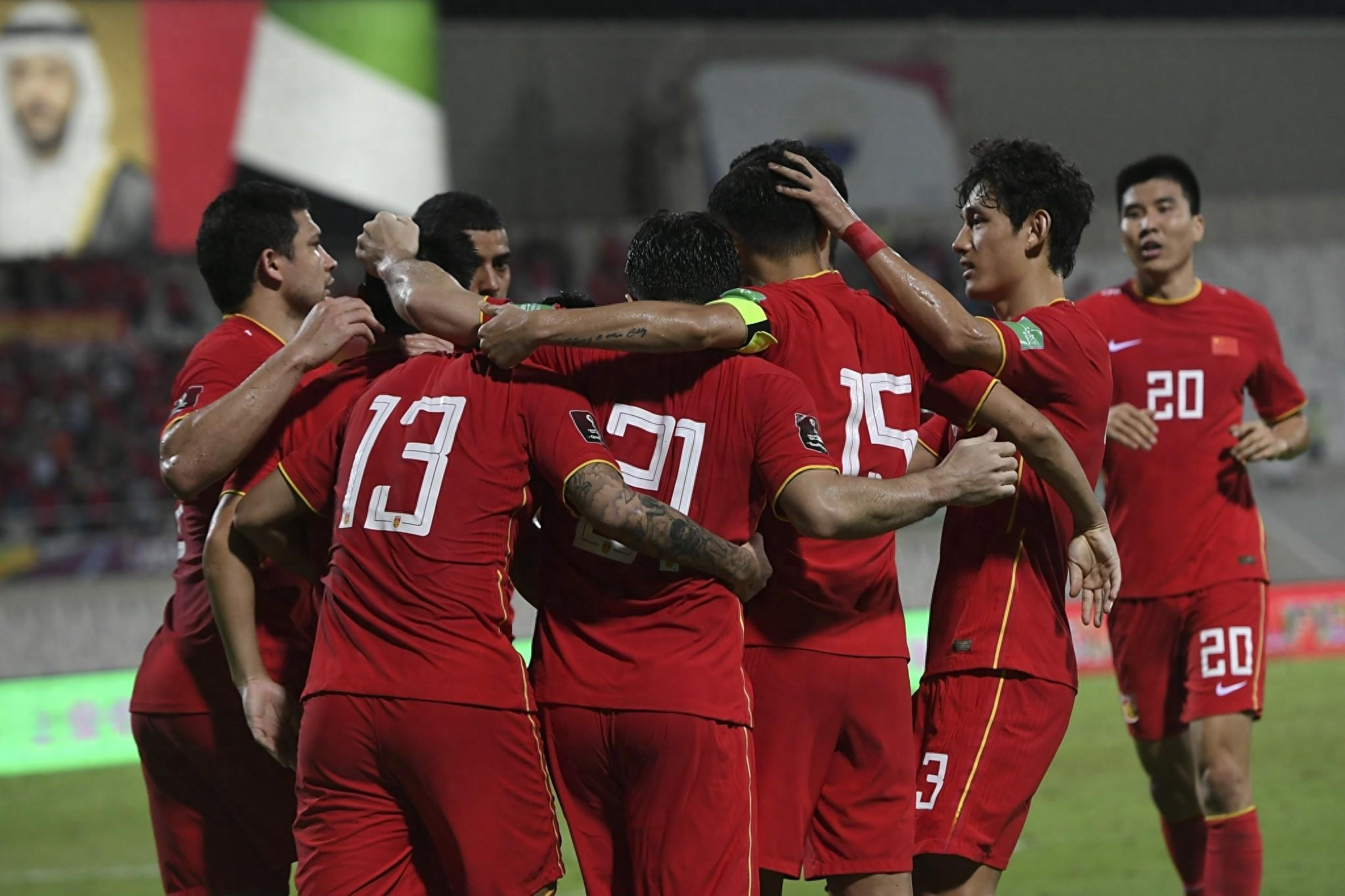 足球联赛球队实力抢眼,攻防大战精彩纷呈的简单介绍 足球联赛球队实力抢眼,攻防大战精彩纷呈的简单介绍