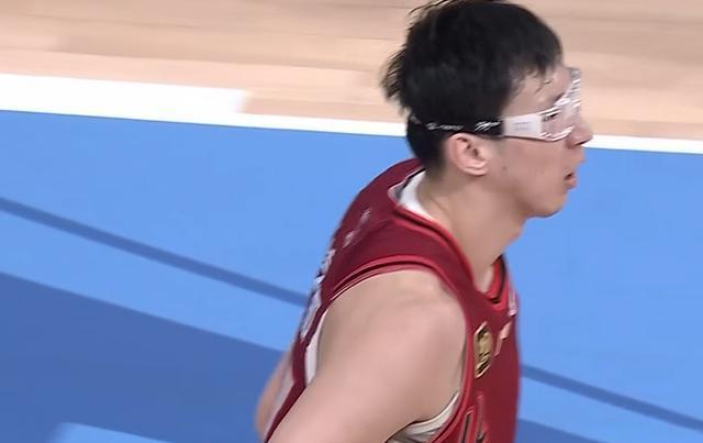 包含拼尽全力！球员孤军奋战却未能改变比赛结果的词条