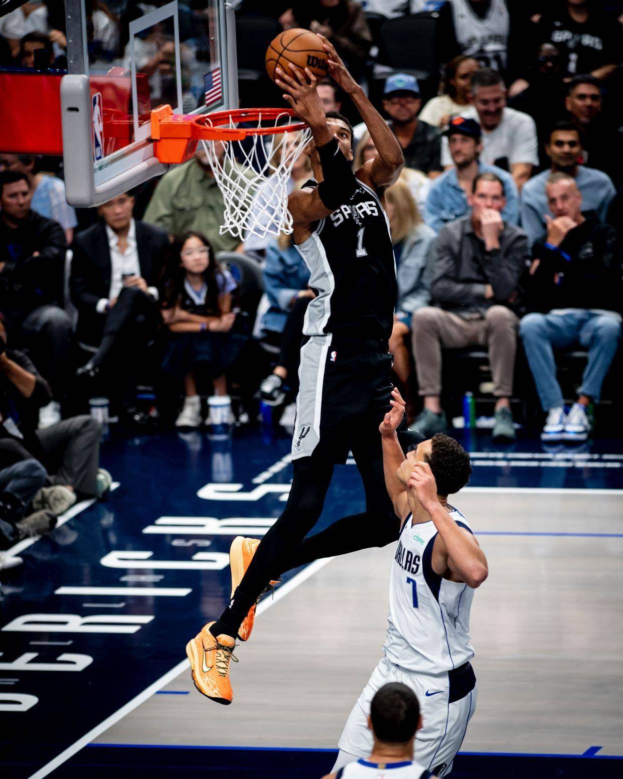 猛龙防守端实力突显，击败马刺收获完胜