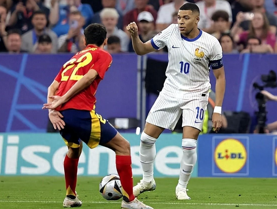 欧洲国际足球锦标赛拉开帷幕 欧洲国际足球锦标赛拉开帷幕