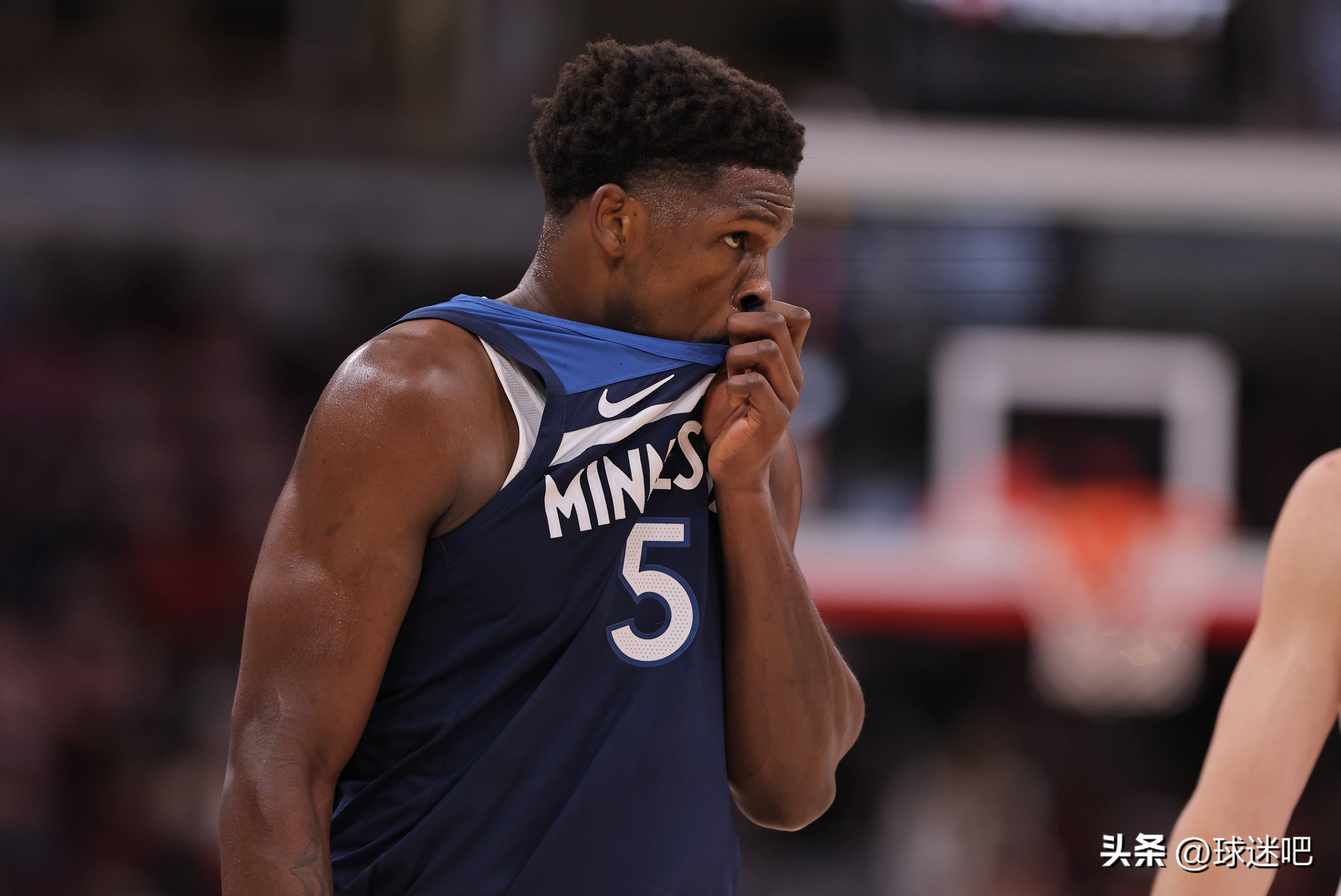 独行侠队在NBA比赛中夺得关键战胜 独行侠队在NBA比赛中夺得关键战胜