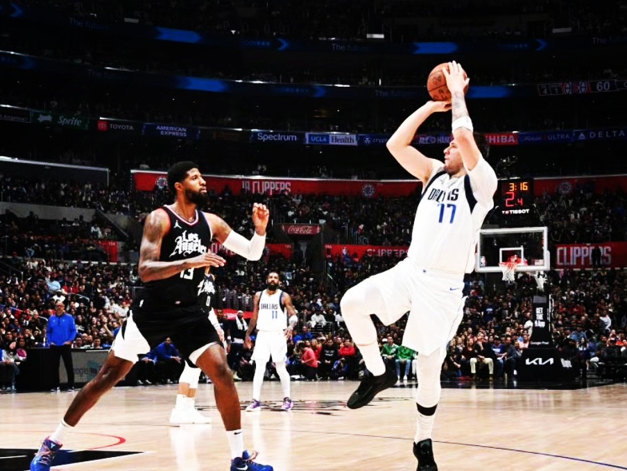 独行侠队在NBA比赛中夺得关键战胜 独行侠队在NBA比赛中夺得关键战胜