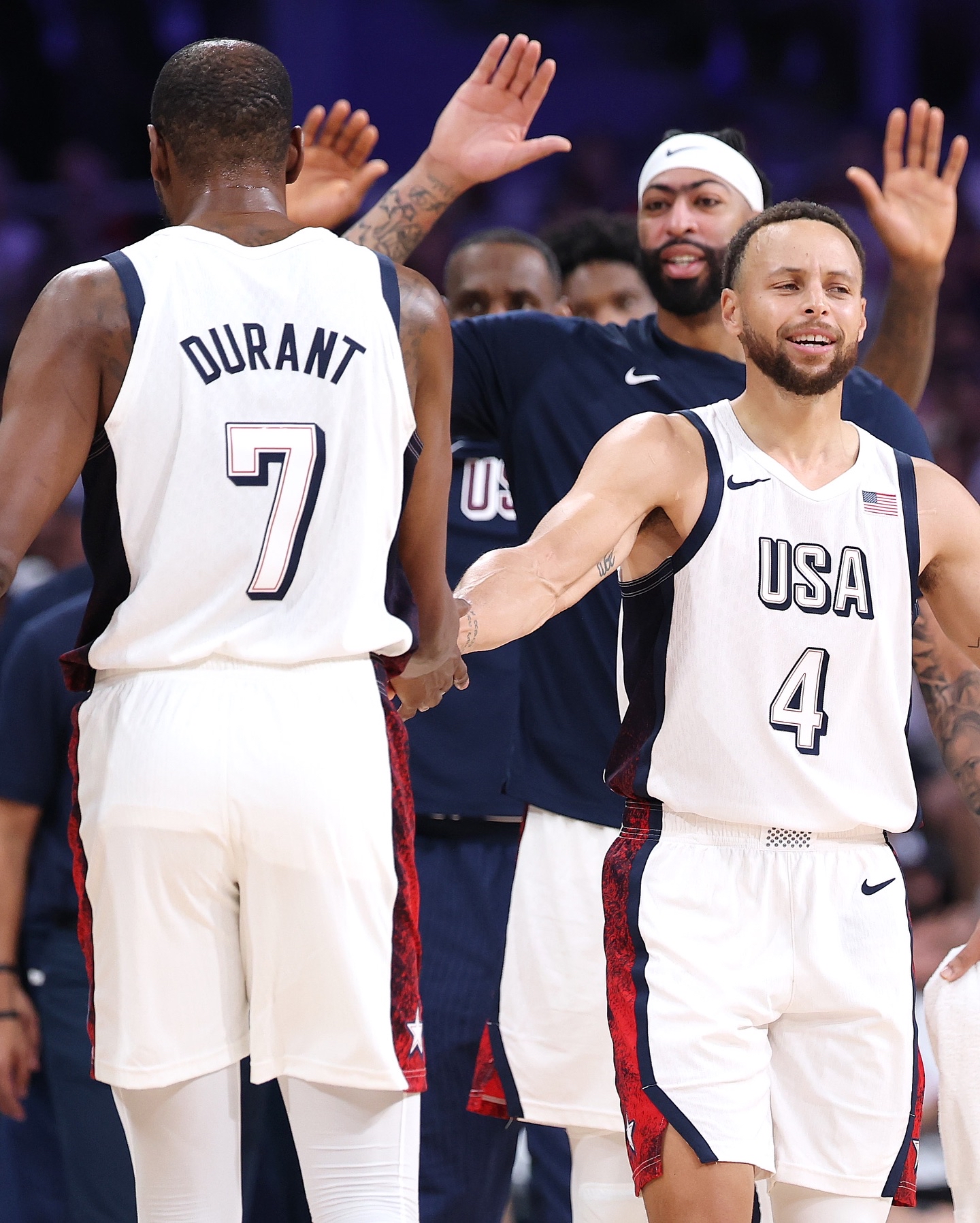 美国队在比赛中取得重要胜利 美国队在比赛中取得重要胜利