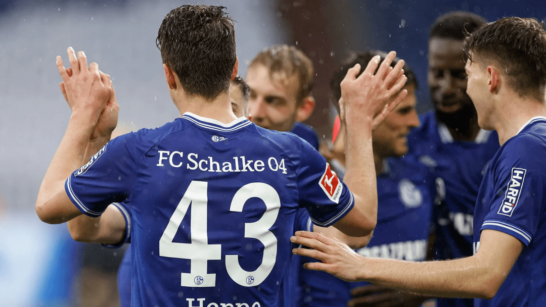 沙尔克客场作战,势必争取胜利 沙尔克客场作战,势必争取胜利