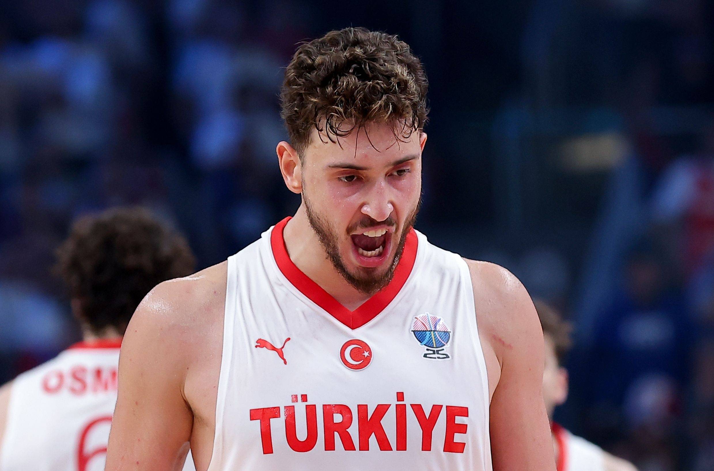 热门球队抢眼表现,攻防两端势如破竹 热门球队抢眼表现,攻防两端势如破竹